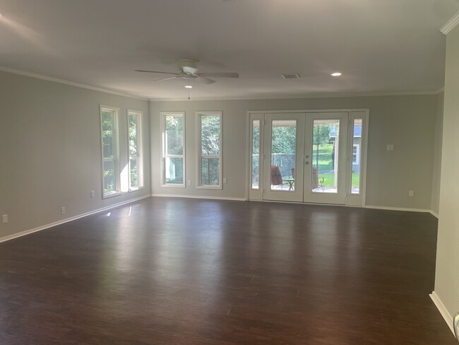 Building Photo - 477 County Rd 319