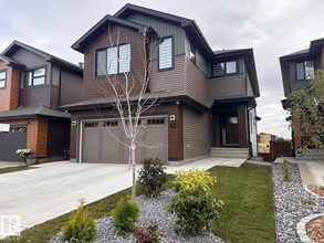 Building Photo - 42 Tilia Pl
