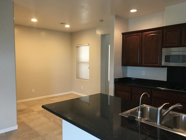 Foto del edificio - 4 Bedroom Home in Silverstone Coming Soon!