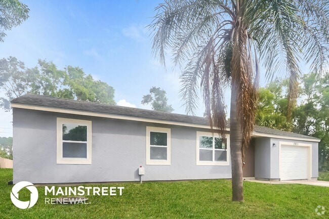 Building Photo - 2831 SE Melaleuca Blvd