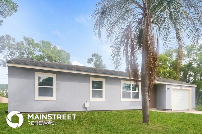 Building Photo - 2831 SE Melaleuca Blvd