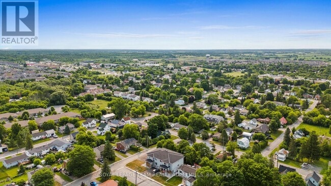 Building Photo - 201 Teskey St