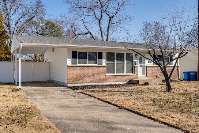 Building Photo - 1225 Bellarmine Ln