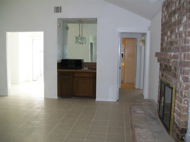 Foto del edificio - 2526 Valley Forest Dr