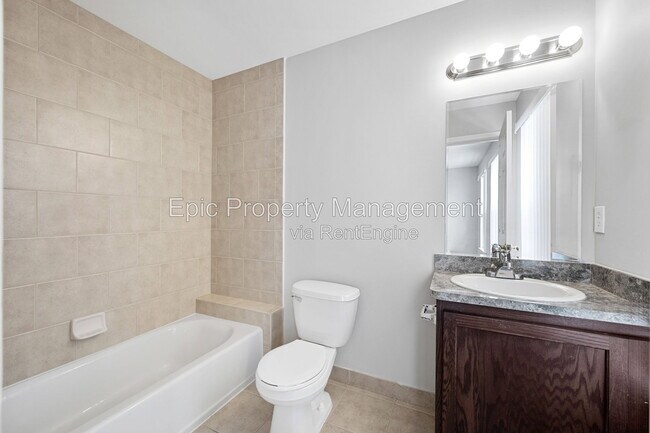 Foto del edificio - 14196 Lakeside Blvd N