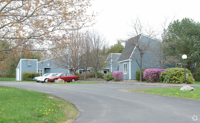 Building Photo - Foreside Village