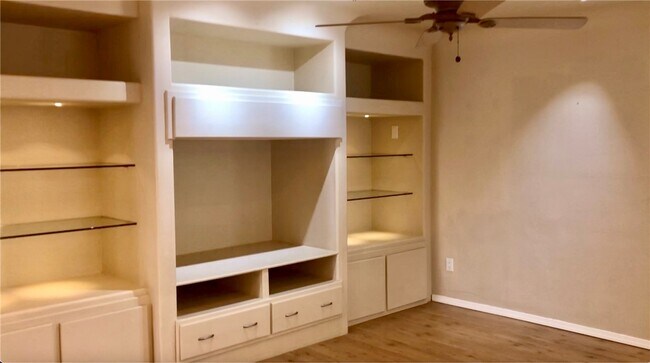 Foto del edificio - 1170 Patricia Ln