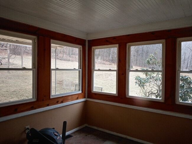 Building Photo - 1489 Fort Run Rd
