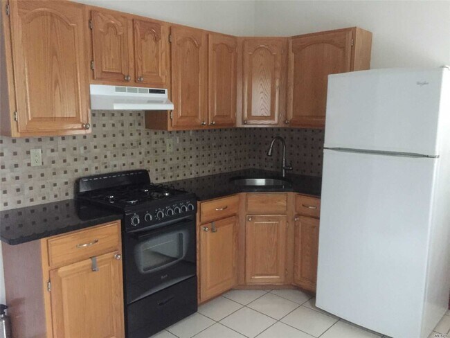 Building Photo - 119 Miramar Ave