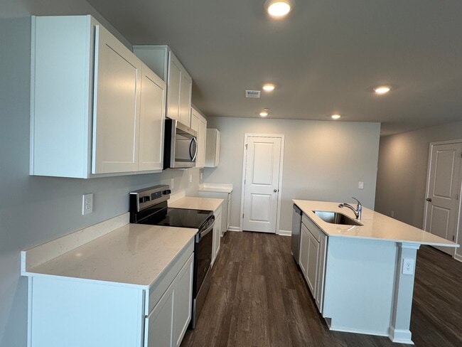 Building Photo - 153 Mackenzie Wy