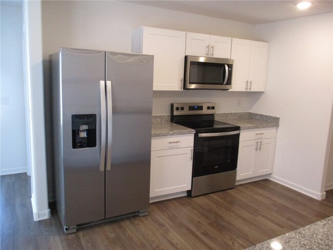 Building Photo - 2487 Tapatio Dr