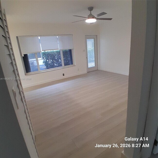 Foto del edificio - 2344 NE 12th St