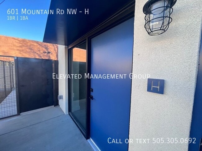 Foto del edificio - 601 Mountain Rd NW