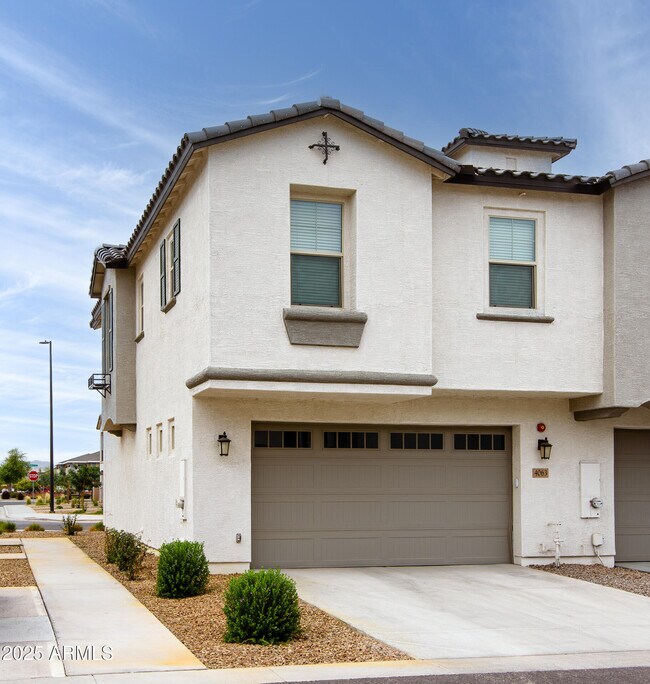 Building Photo - 4063 E Amoroso Dr