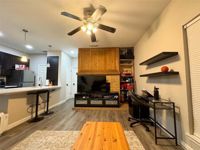 Foto del edificio - 908 Poplar St