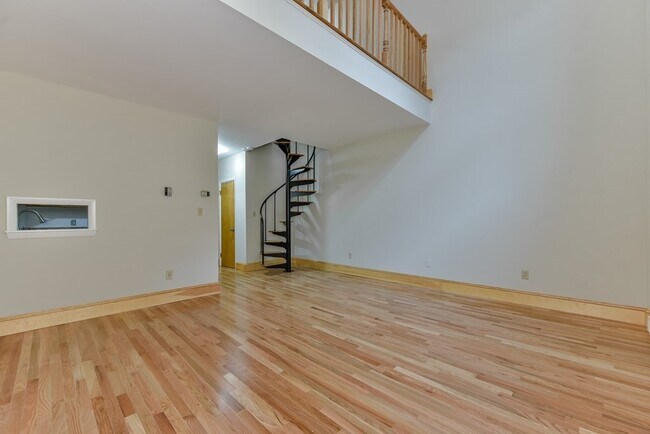 Building Photo - 289 Hanover St