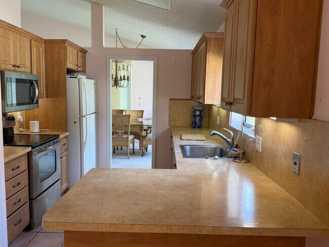 Foto del edificio - 6231 SE Ames Way