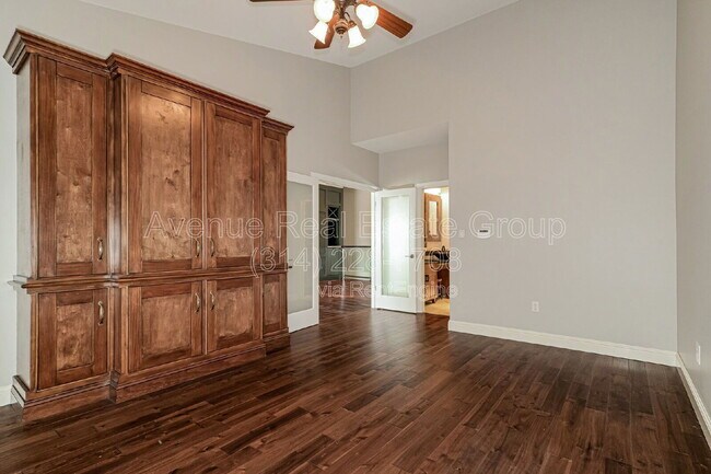 Foto del edificio - 8914 Hilltop Manor Dr