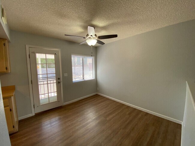 Foto del edificio - 2 Bedroom 2 Bathroom Town Home