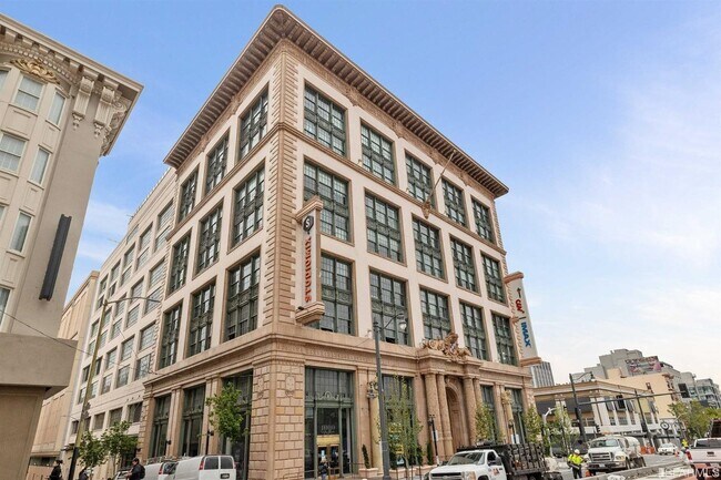 Building Photo - 151 Alice B Toklas Pl