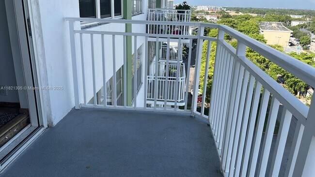 Foto del edificio - 2100 Sans Souci Blvd