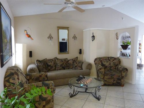 Foto principal - 7948 NW 196th Ter