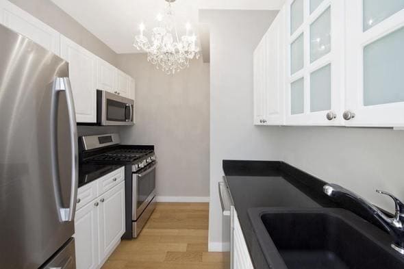 Building Photo - 4 bedroom in NEW YORK NY 10004