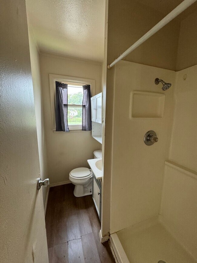 Building Photo - Cute 2BR Apartment