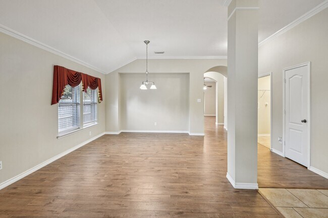 Building Photo - 3026 Sunset Park Dr