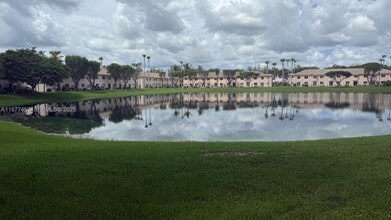 Building Photo - 2650 SE 12th Pl