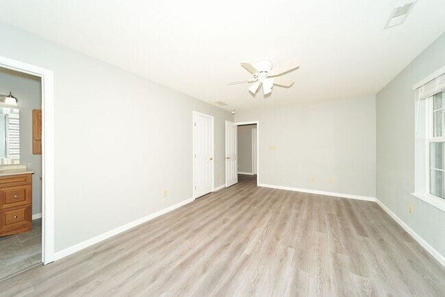Foto del edificio - Newly Renovated 3 Bedroom Home in Avon Schools!