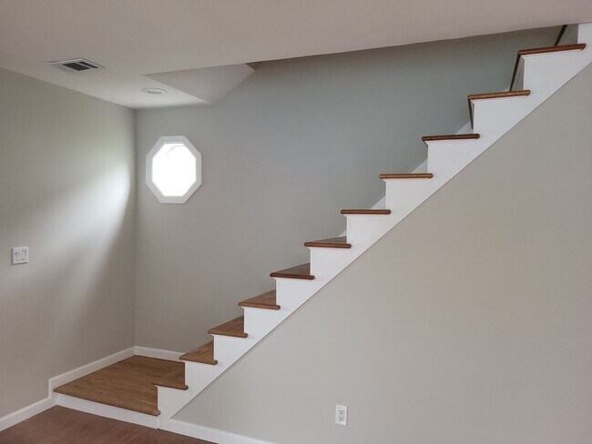 Building Photo - 27-29 Highland Ave