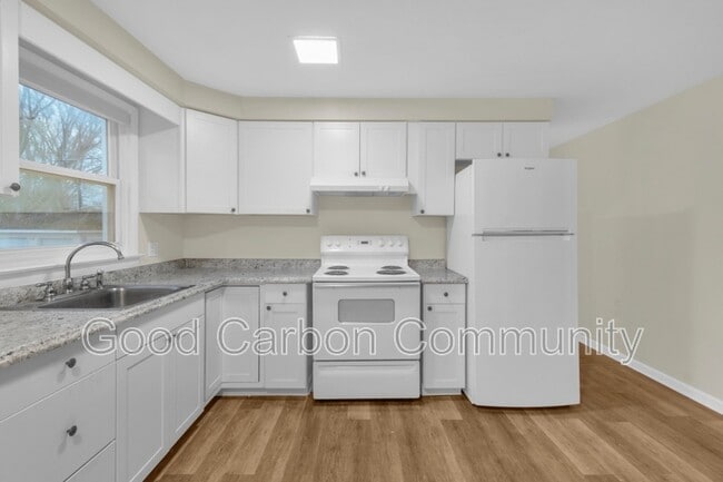 Building Photo - 1190 Orchard Park Rd