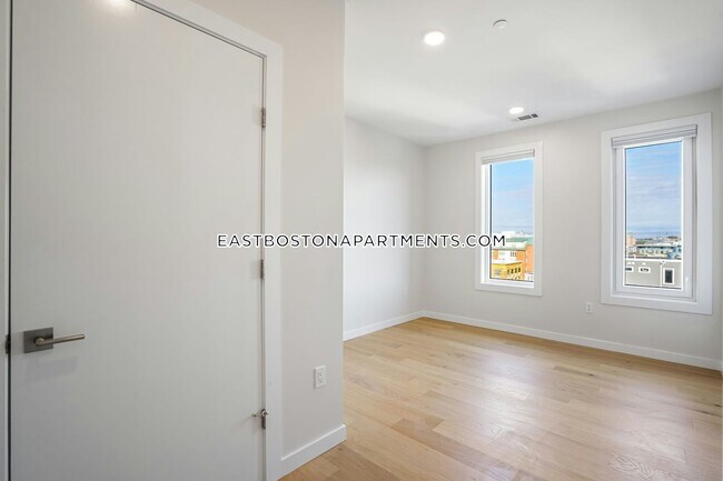 Building Photo - 194 Sumner St.