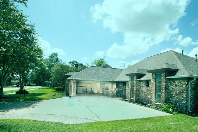 Building Photo - 10710 Sandy Shoals Dr