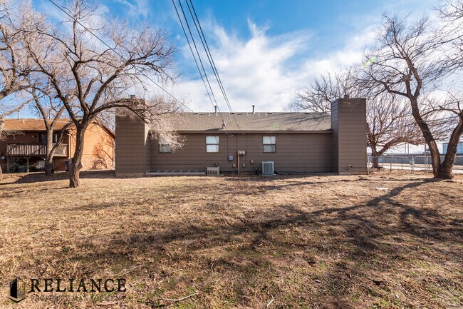 Building Photo - 453 S Carlton Dr