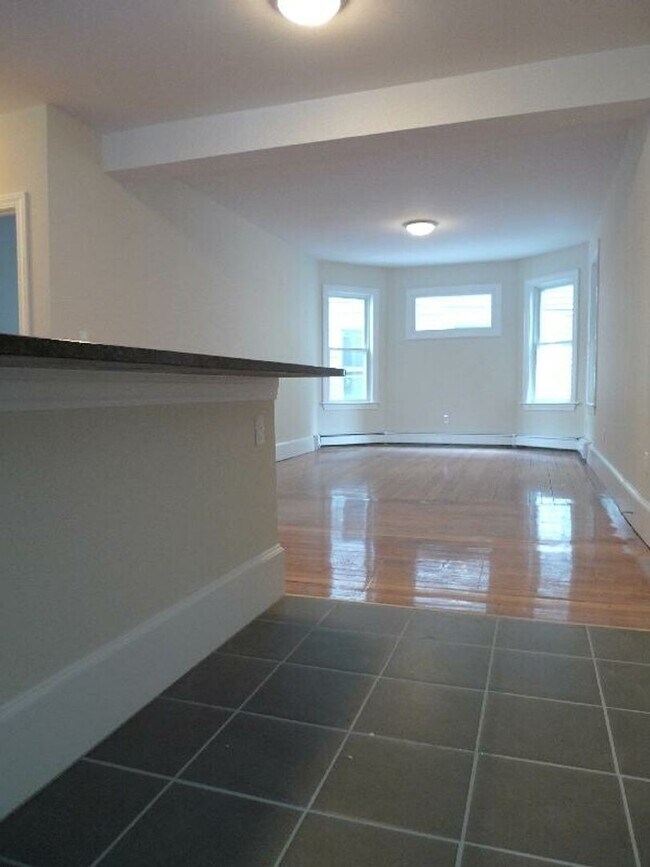 Foto del edificio - Fully Renovated Large Apartment in Mission...