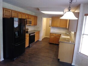 Building Photo - 7626 Almond Springs Dr