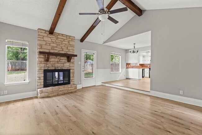 Building Photo - 618 Buckskin Dr