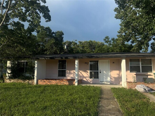 Foto del edificio - 589 E Normandy Blvd