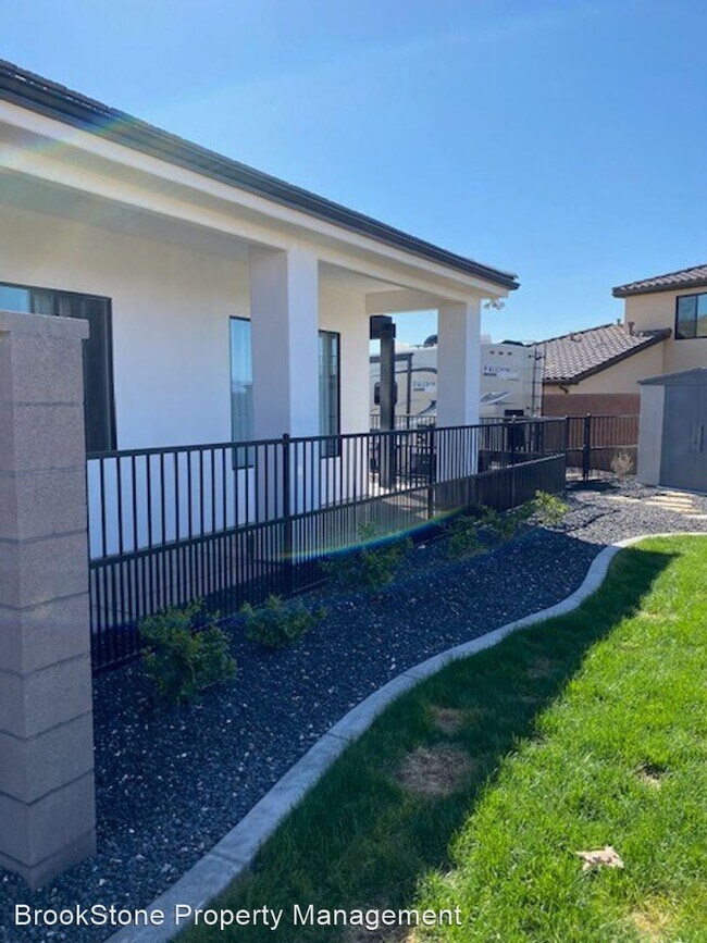 Foto del edificio - 1 br, 1 bath House - 3665 E Desert Pointe Ct