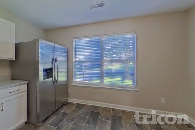 Building Photo - 1024 Crowders Woods Dr