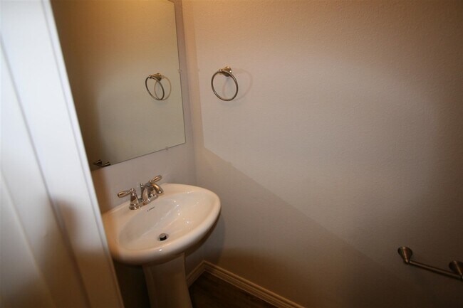 Building Photo - 217 Peruna Dr