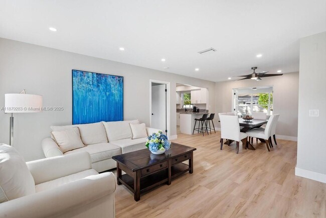 Foto del edificio - 667 Blue Jay Rd