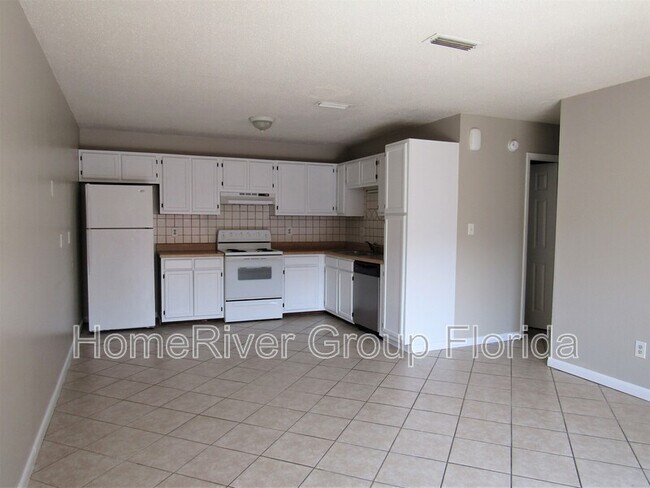 Building Photo - 3399 Green Briar Cir