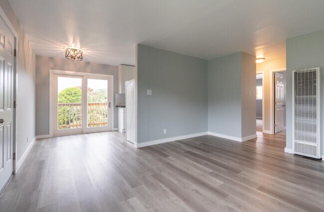 Building Photo - 1344 Adobe Dr