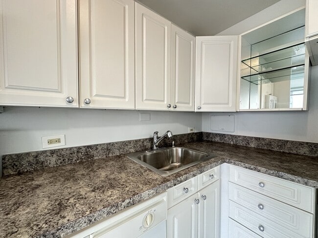 Foto del edificio - 1349 N Dearborn St