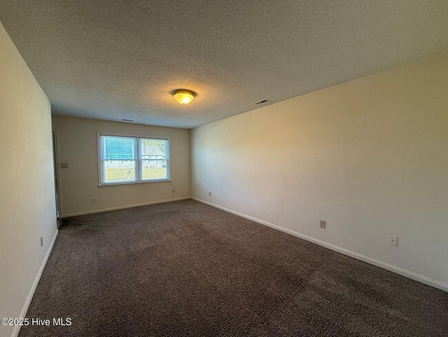 Building Photo - 120 Stallion Dr