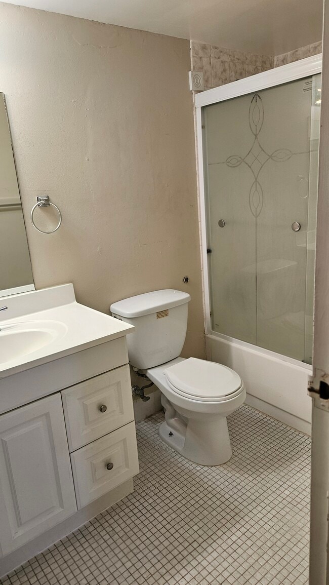 Building Photo - 16851 NE 23rd Ave