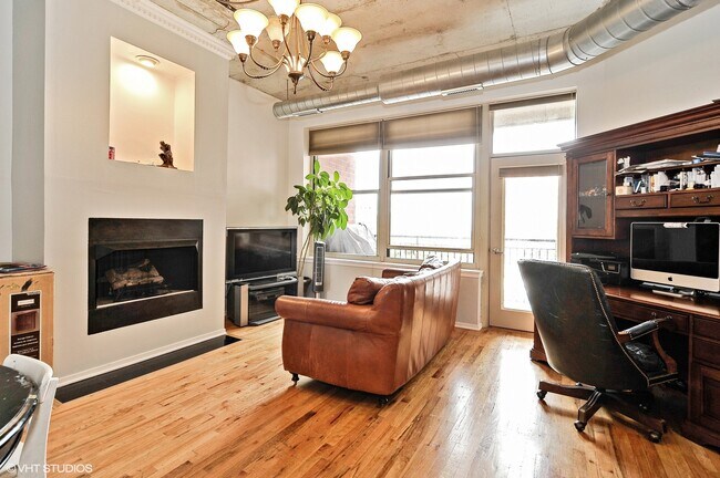 Building Photo - 6 S Laflin St